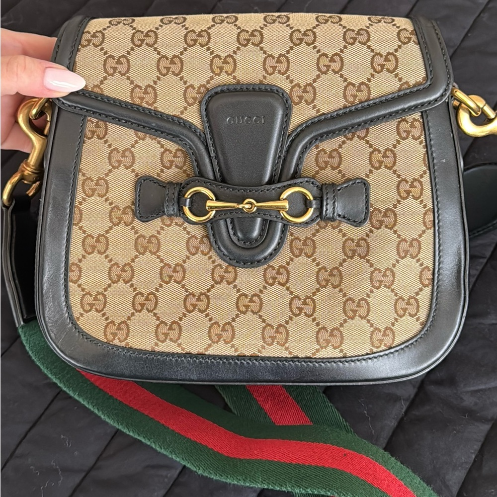 Gucci Black and Cream Crossbody Bag with Signature Style